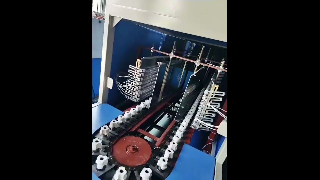 PP bottle blowing machine