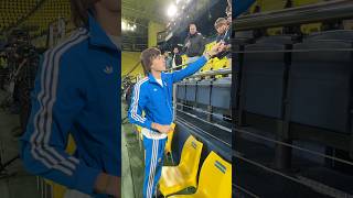 CARRERAS sustojo pasirašyti marškinėlius 📝