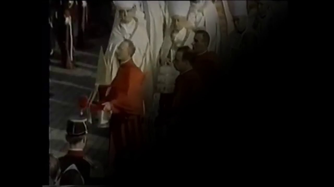 Mons. Nazareno Patrizi e il vestiario della corte pontificia