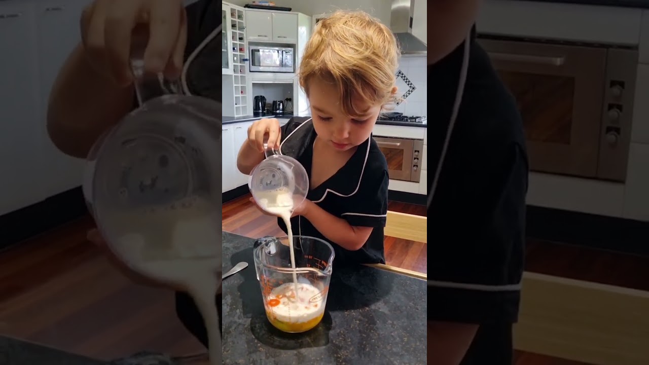 Cooking with Mia - Scrambled Eggs 🥚