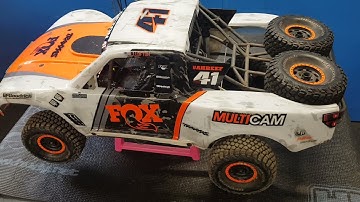 Traxxas Unlimited Desert Racer Rebuild Video of Centre Transmission - fixing a squeak