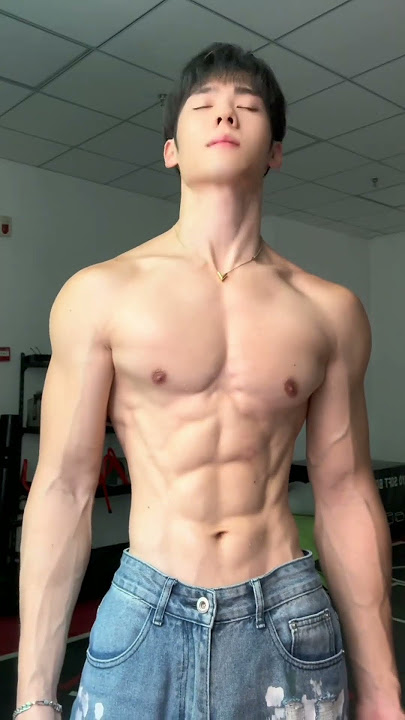 DOUYIN VIDEO #chineseboy #chinaboy #sixpack #douyin #abs #handsome #sixpackabs #shorts