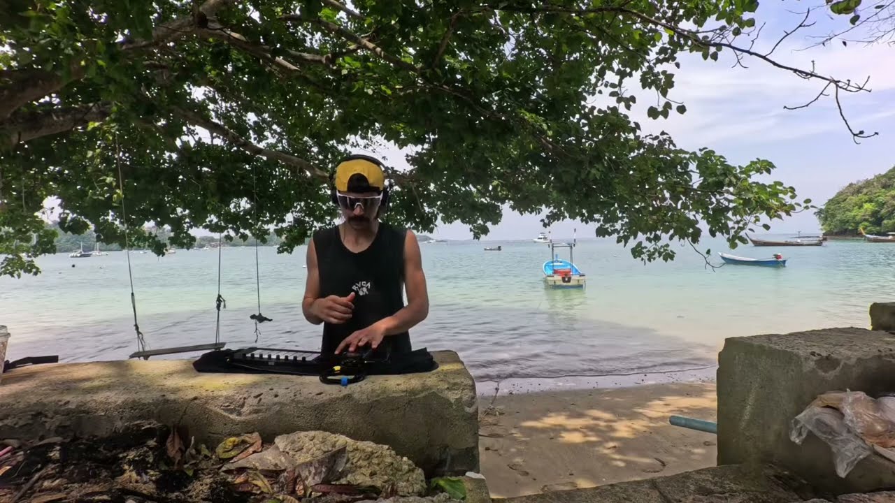 Chet’s Jamming at Ao Yon beach Thailand with 
