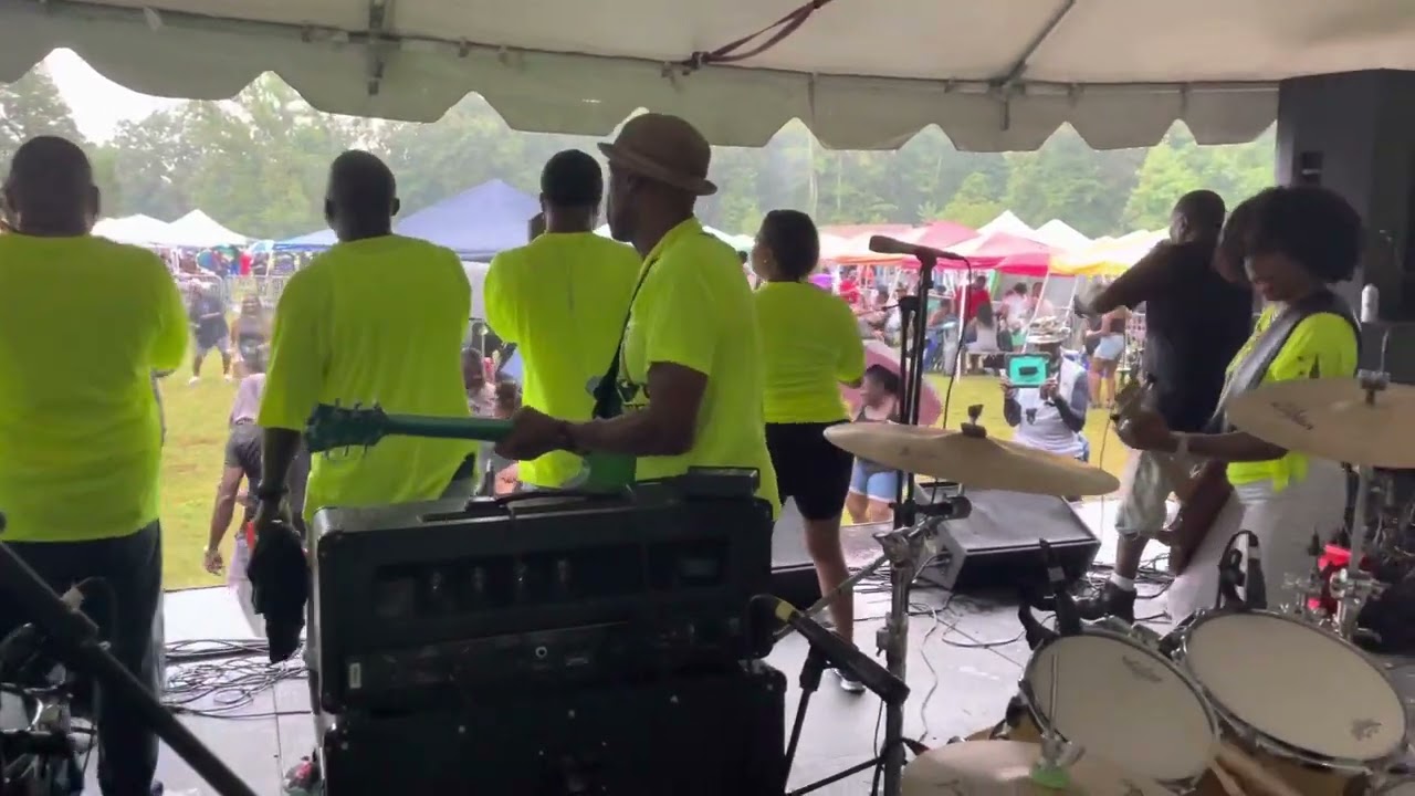 E.U. Band 4K (Dancing in the rain) 7-31-22