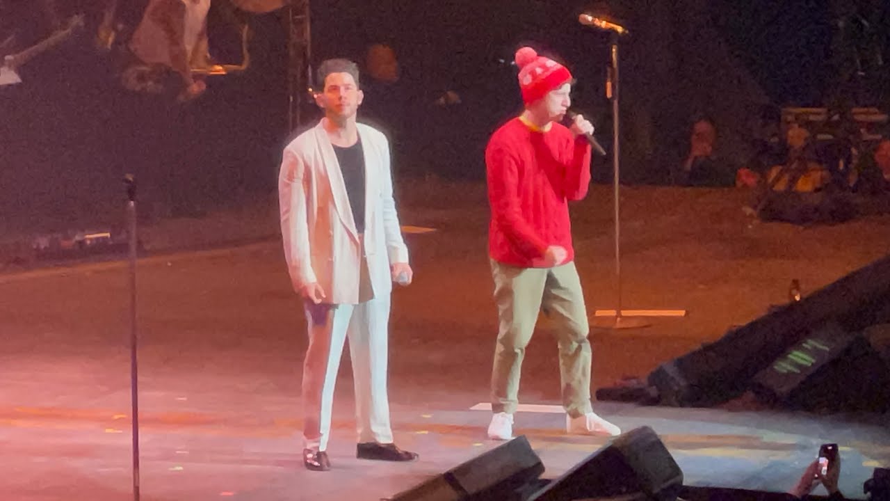 Jonas Brothers - Nick Jonas w/ guest Andrew Barth Feldman - Home Alone - UBS Arena - NYC - 12/21/25