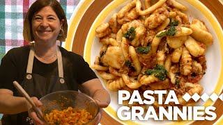 Discover a tuna with basil pesto pasta from Sardinia! | Pasta Grannies