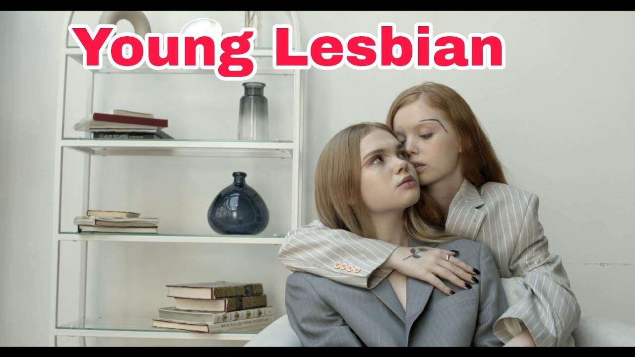 Beautiful Young Lesbian || Lesbian Kiss 💋