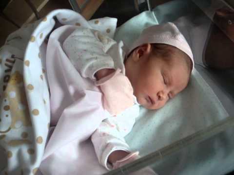 After birth/Stayed in hospital - 6 hours old baby making faces embarazo de 22 semanas