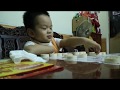 Bé 3 tuổi biết tính toán bằng tiếng anh &amp; chơi cờ tuong || 3 years kid can calculate &amp; play chess.