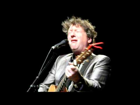 Glenn Tilbrook (Squeeze) "Pulling Mussels from a Shell" 4-10-11 FTC Fairfield, CT