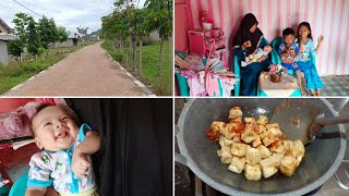 pagi ini terpaksa harus pergi beli tahu ke depan, anak2 di rumah bertiga