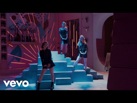 Isabela Souza, Agustina Palma, Giulia Guerrini - Voy (From "BIA")
