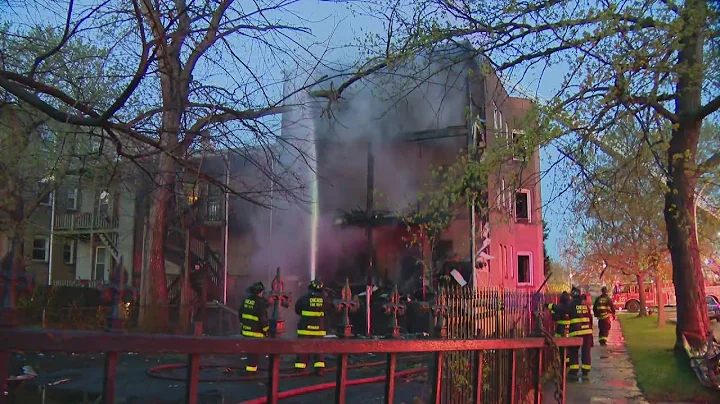 Fire destroys porch of vacant building in East Garfield Park