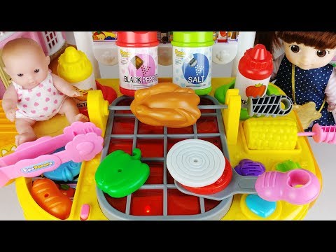 Baby doll Kitchen and food cooking toys play 아기인형 치킨 바베큐 요리 주방놀이 장난감놀이 - 토이몽