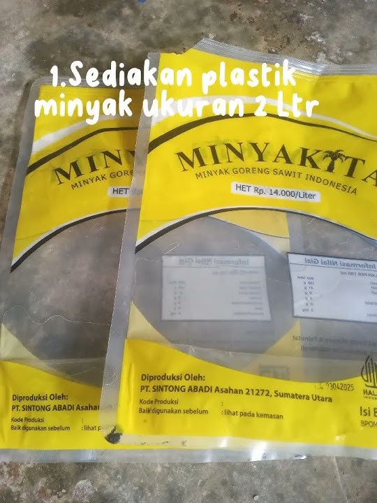 Membuat Tas dari Limbah Plastik