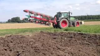 Fendt 818 mit Kverneland Pflug