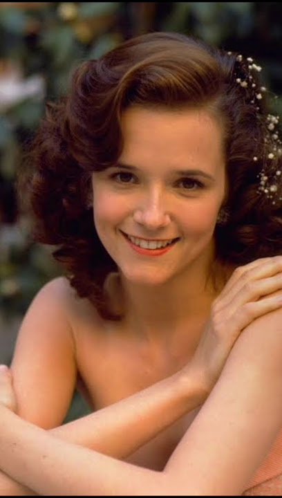 Iconic 80s Star: Lea Thompson's 💯🥰 #actress