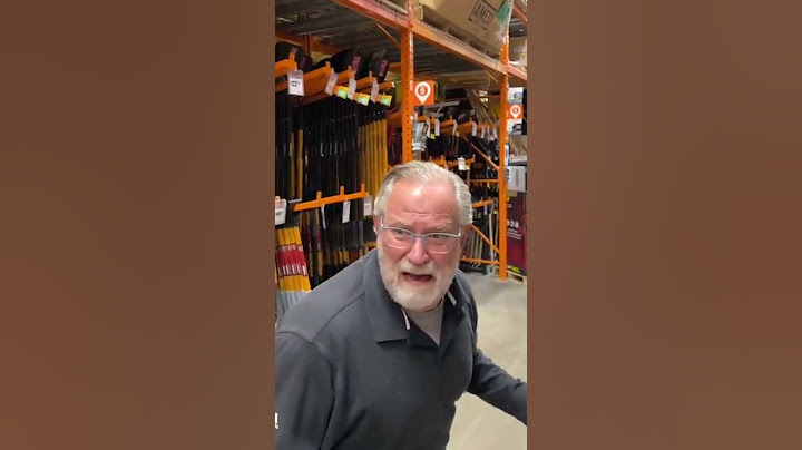what dads think will happen if they ask an employee for help 👹 #shorts