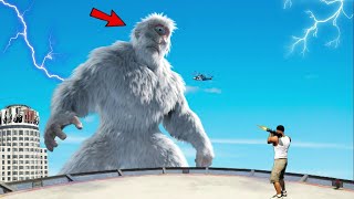 GTA 5 - Giant SNOW YETI Attacked AND Destroys LOS SANTOS In GTA 5 | FRANKLIN vs YETI