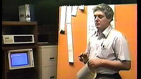 1988 Terry Sams having a class about computers.