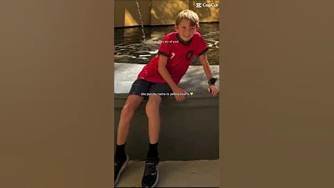 She put my name in yellow hearts MY bUtT cHeEKs JIgGle WhEn i fArT #funny