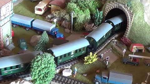 Märklin H0  M-Gleis-Anlage . Fahrbetrieb analog.