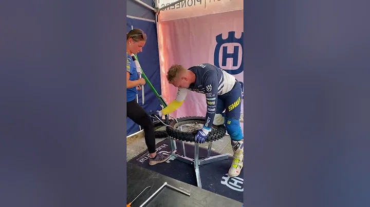 Mikael Persson ISDE 2022 Day 4 front tire change -...