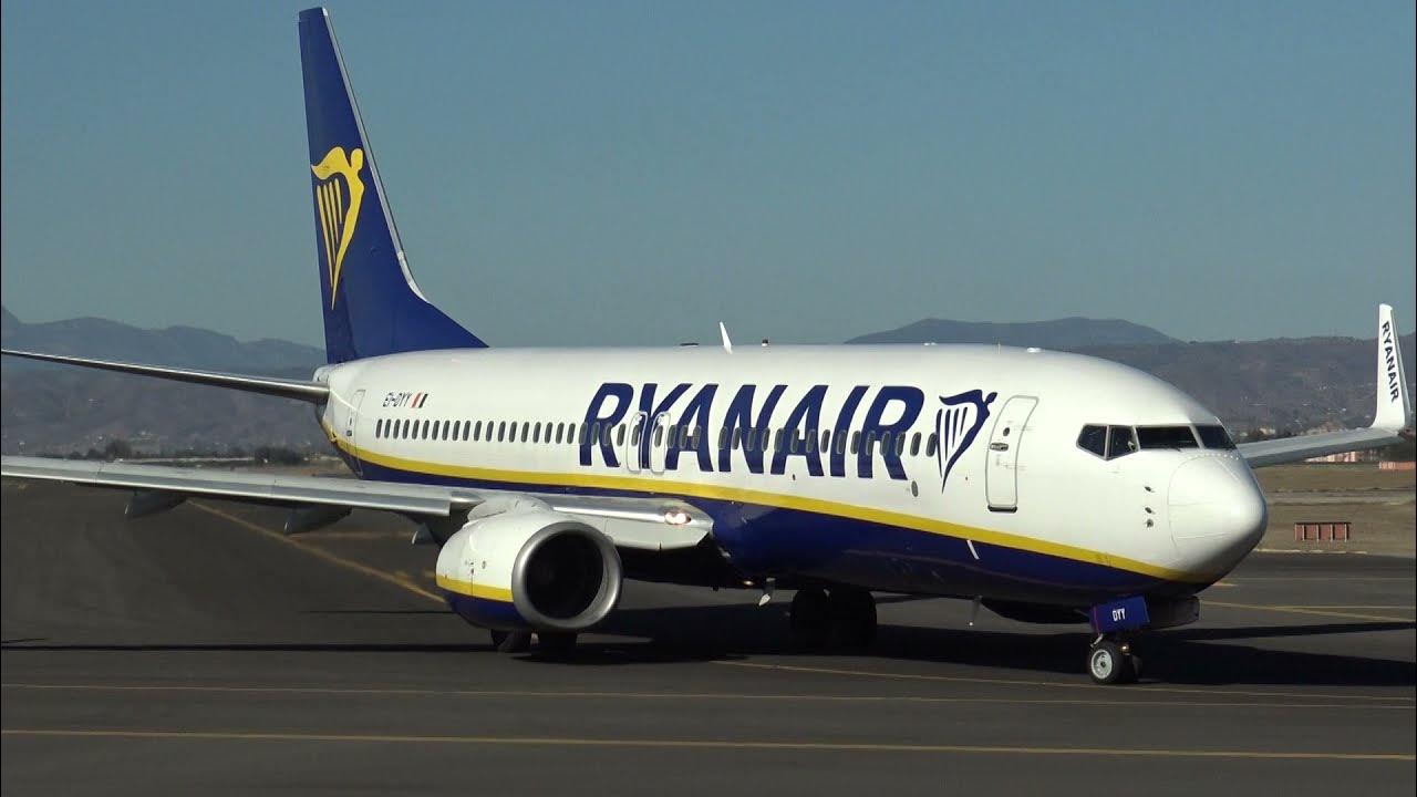 Ryanair Boeing 737-800 EI-DYY Taxing Malaga LEMG - YouTube