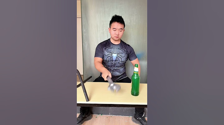 猛男徒手掰弯粗钢筋A tough guy bends a thick steel bar with his bare hands#搞笑 #shorts #funny #kungfu #performa