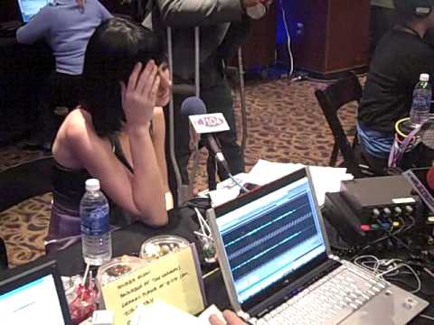 Jen Toohey from Q104 interviews Katy Perry backsta...