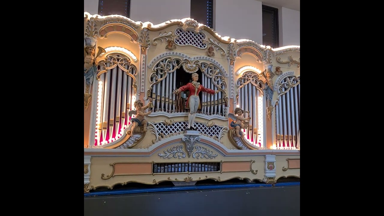 Der Locarno Marsch. Gespielt auf der frisch Restaurierten Karl Frei Jahrmarktsorgel Baujahr 1949.