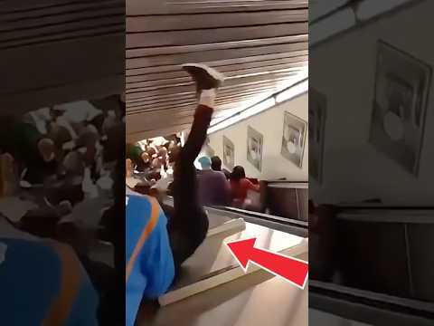 eskalator bekerja #shorts