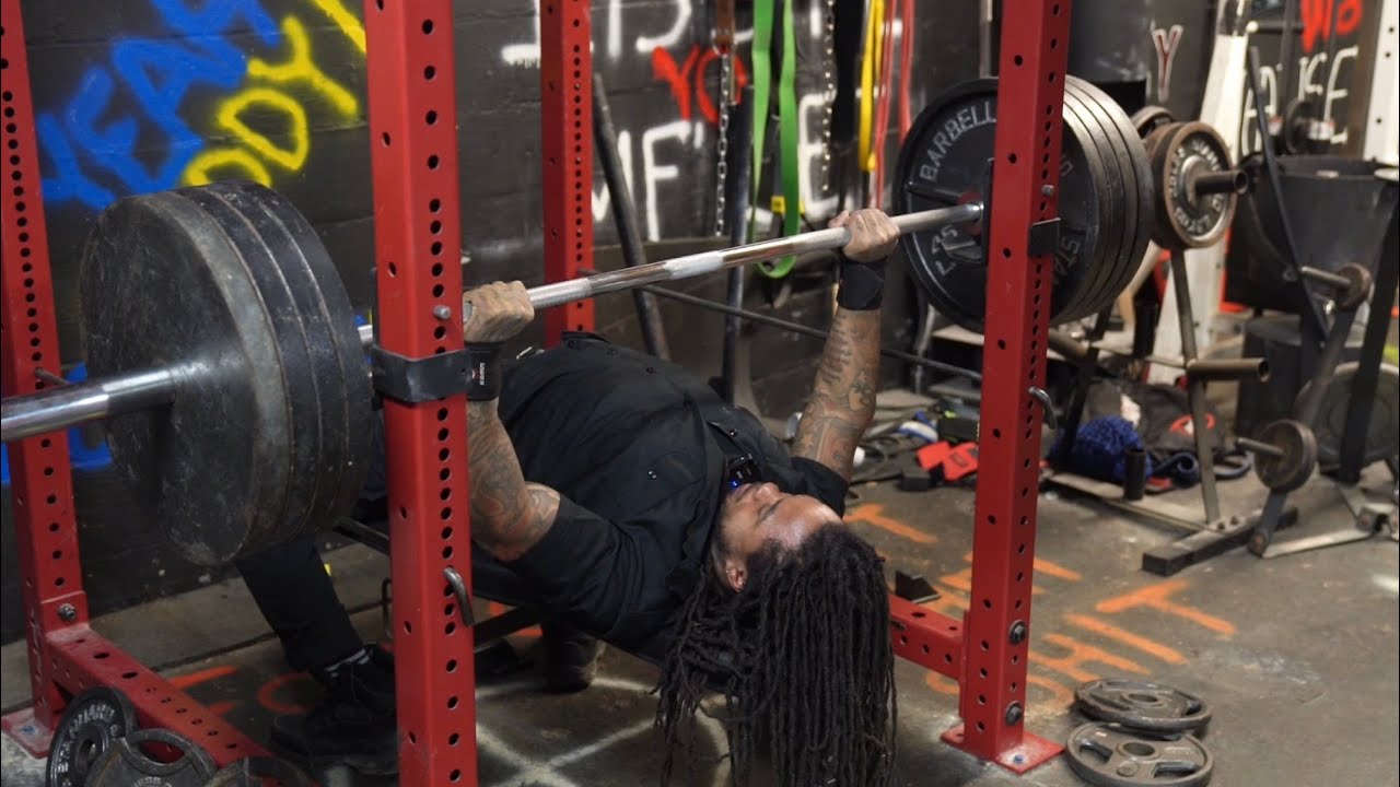 i-attempted-405-pound-benchpress-alone-youtube