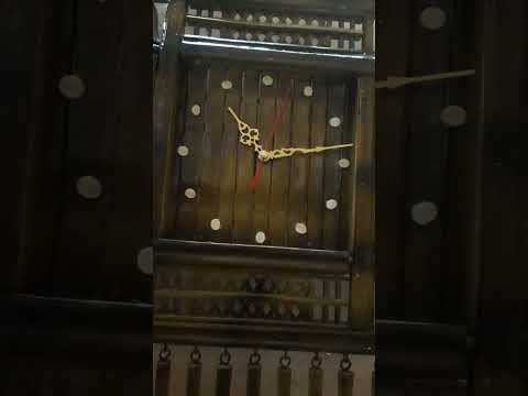 الفنان العالمي محمد سيد لمشغولات الجريد يعمل هذه الساعه بتقنيه عاليه