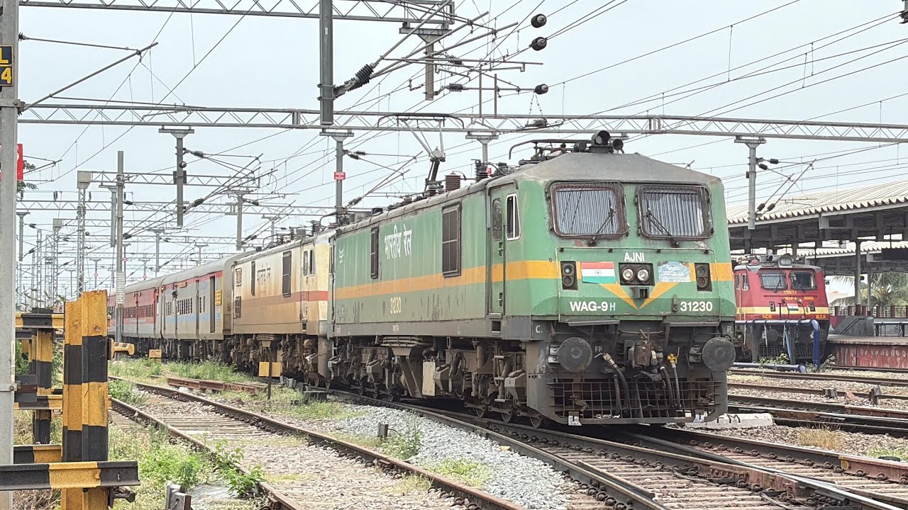 Hampi Express loco failure + Rescued by WAG9