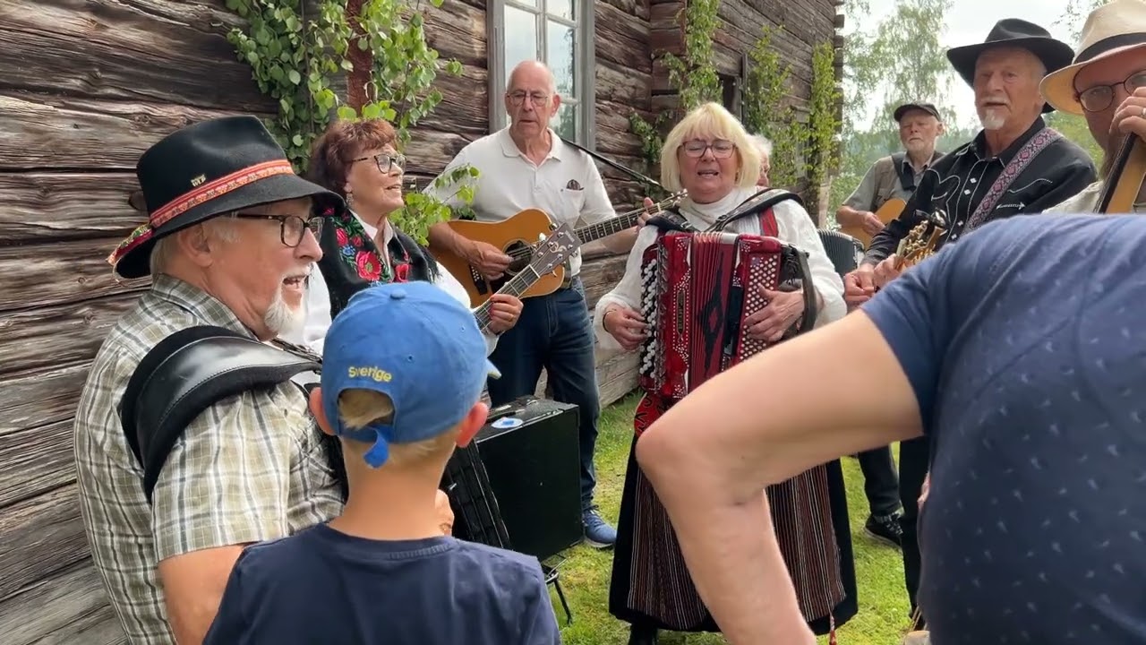 Buskspel i Bjuråker