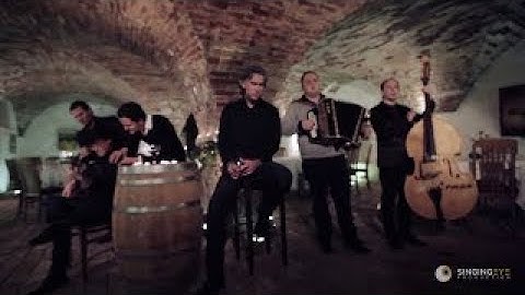 Coto, Jan in Modrijani - En poljub (official video)