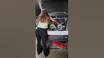 teaching my gf how to use a torque wrench #automobile #mechanic #truck #diy #mechaniclife