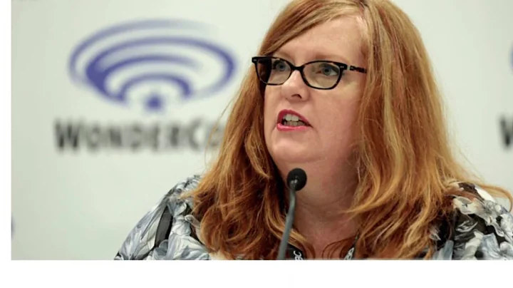 Bucket of Fish Enrages Gail Simone, She Then Attac...