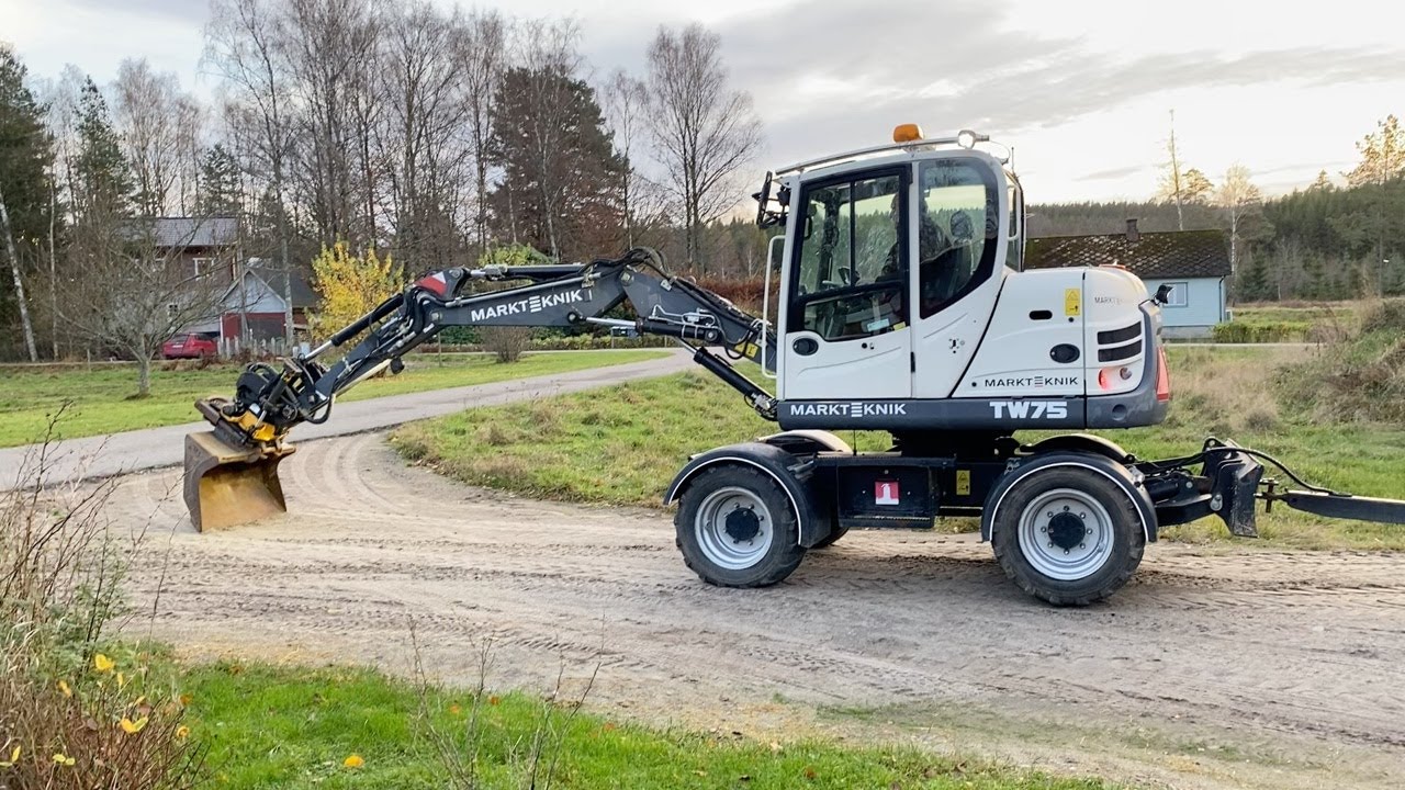 Köp Hjulgrävare Terex TW75 Vagn 7 redskap på Klaravik