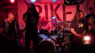 Riket - Livsgnistor för dödens fyrbåk