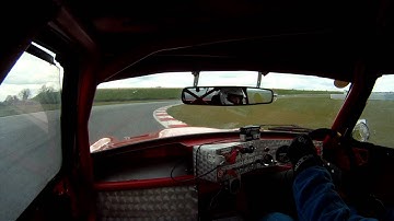 MGBGTV8 Bernies v8 race 1 snetterton  part 2.mp4