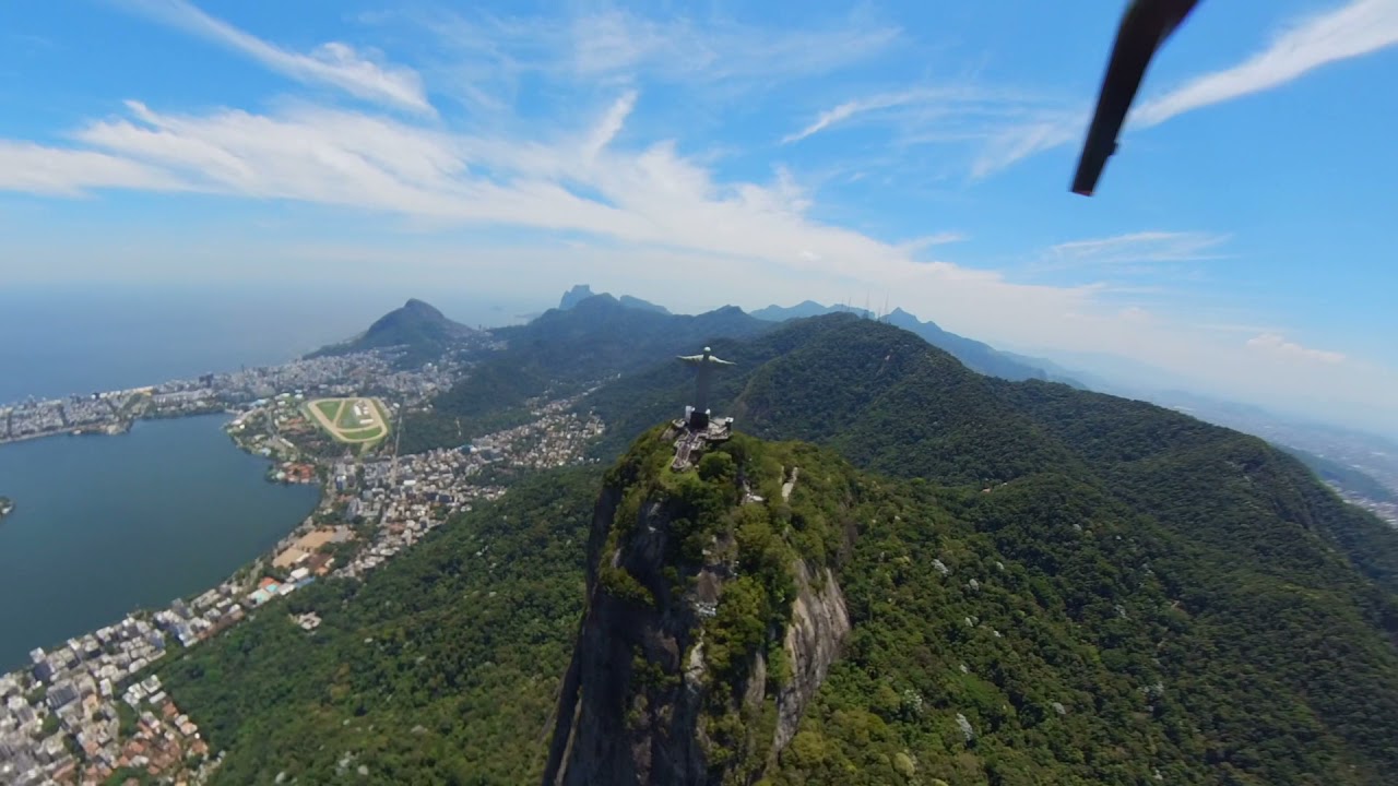 Passeio de helicóptero saindo do Pão de Açúcar e dando volta no Cristo