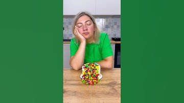 Hij stopte het gat in de taart dicht met Skittles🍰➡️🌈