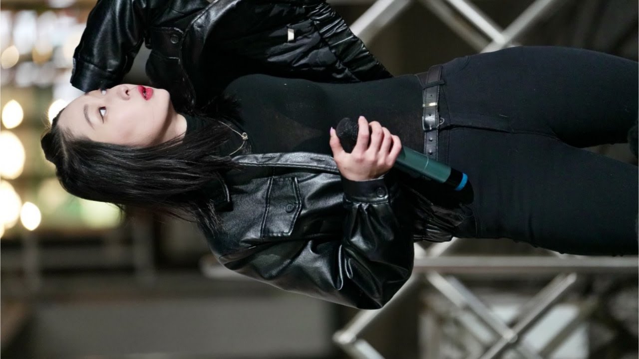 23.11.29 홍대 버스킹 여성 댄스팀 얼루어 ( Allure ) 이지영 마리오네트 ( 스텔라 ) 직캠 By GoodFanCam