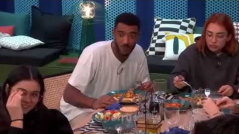 lo que me he reído con este momento de CHIARA durante la cena, es que es la mejorrrrrr