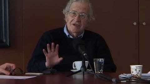 Noam Chomsky on Disconnect of "Left Intellectuals" from Working People (1/8)