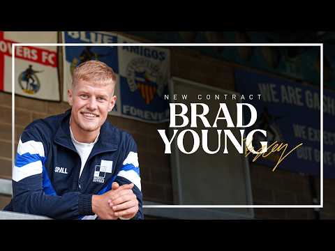 "I've loved every minute of it here" 😍 | Brad Young signs new Bristol Rovers contract