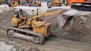 Very rare Caterpillar No.6 Traxcavator working at a oldtimershow in switzerland !!!