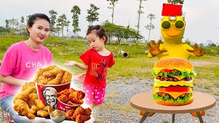 Changcady và con chó tinh nghịch, tìm kiếm hamburger và gà rán ngoài đồng